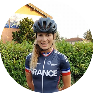 Portrait de Flavie  occupant le poste de Secrétaire